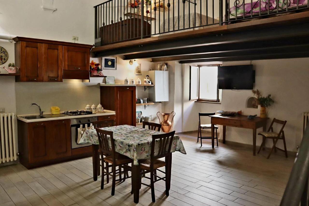Twins' Historical Apartment トレビ エクステリア 写真